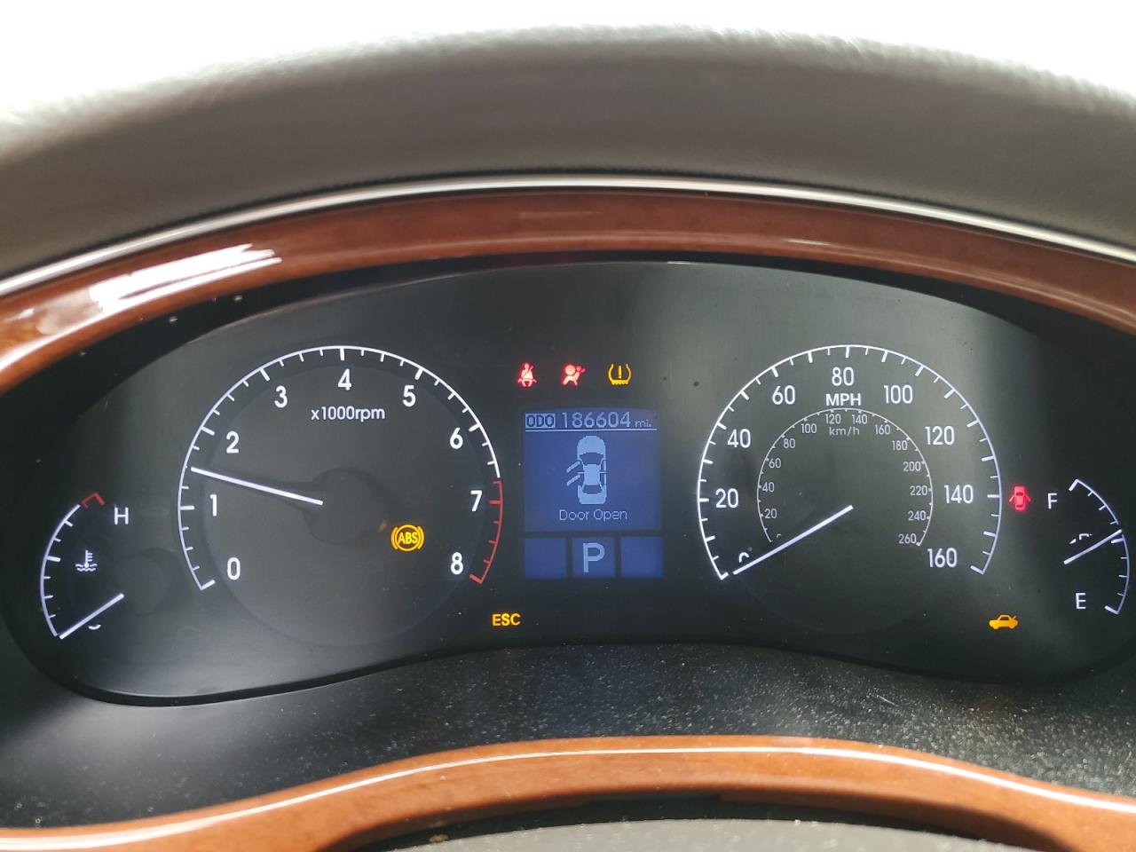 2013 Hyundai Genesis 3.8L VIN: KMHGC4DD9DU246369 Lot: 84050935