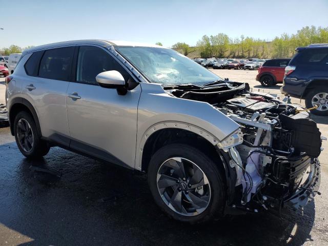  NISSAN ROGUE 2024 Серебристый