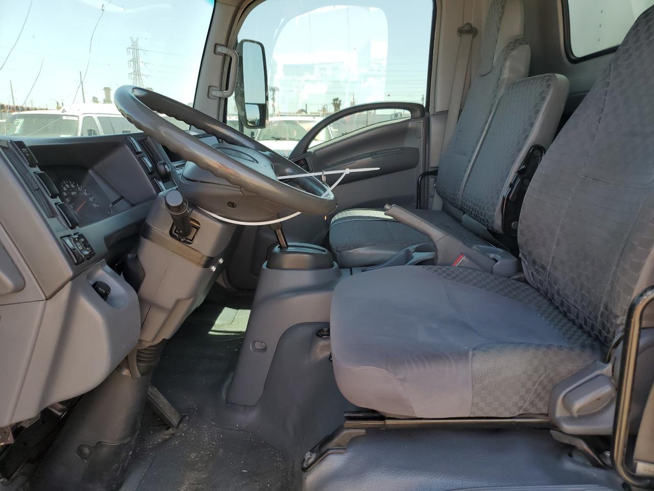 2010 Isuzu Nrr VIN: JALE5W160A7300979 Lot: 56889255