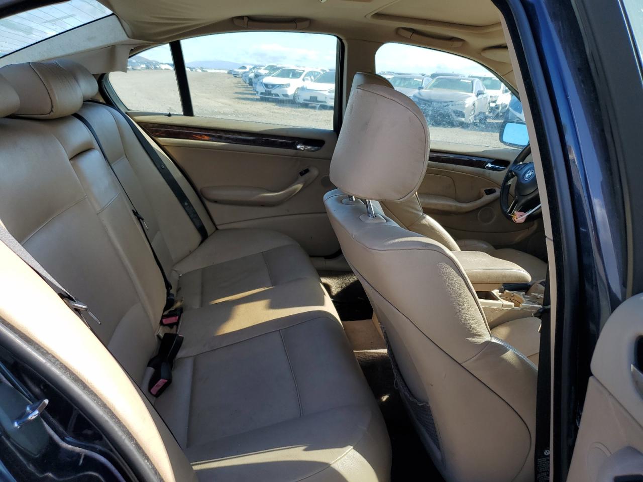 2004 BMW 325 I VIN: WBAET37464NJ84342 Lot: 56643835