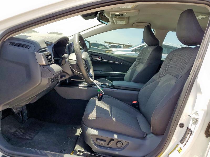  TOYOTA CAMRY 2025 Белы