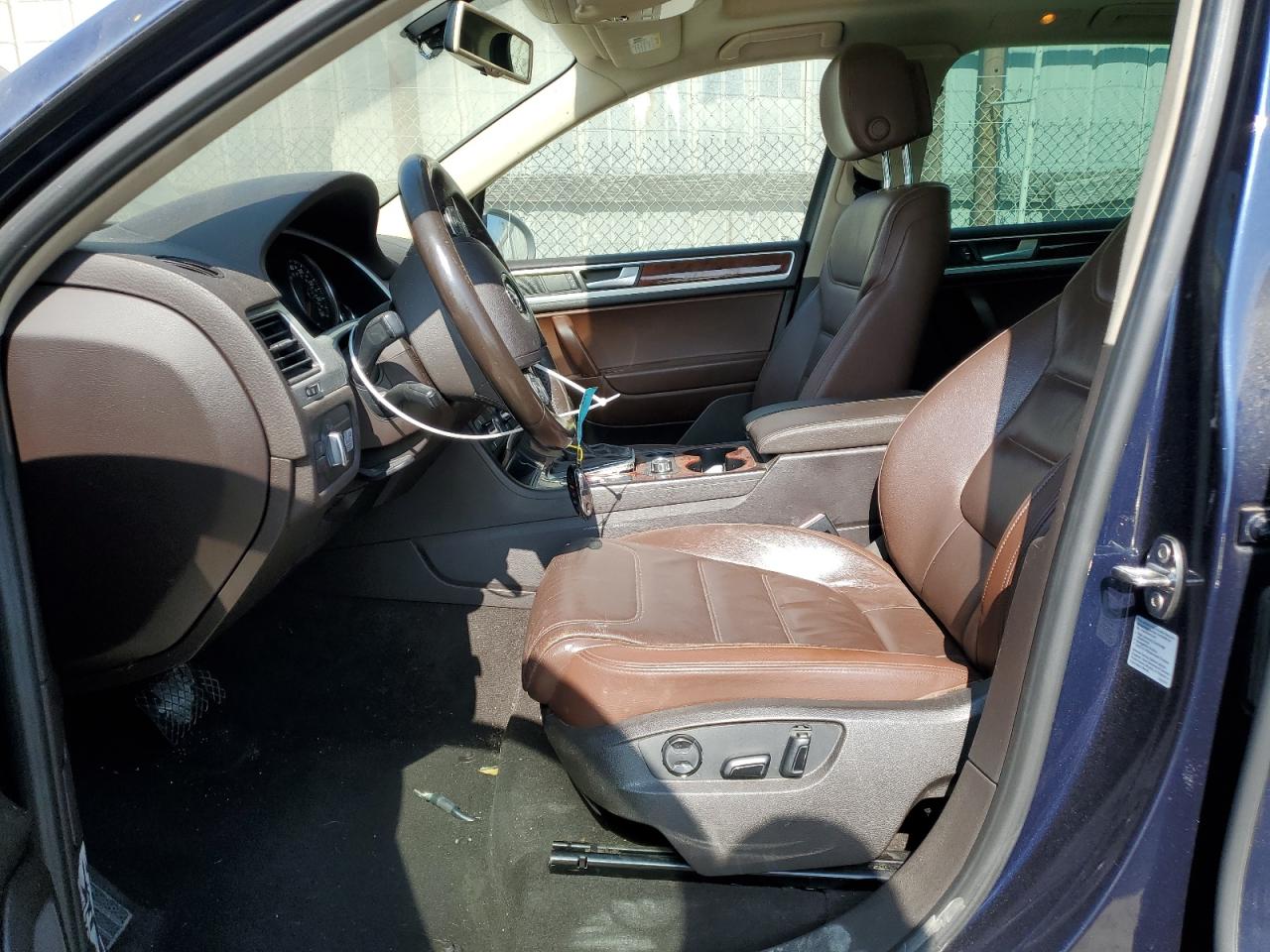 2014 Volkswagen Touareg V6 Tdi VIN: WVGEP9BP9ED011669 Lot: 56624595