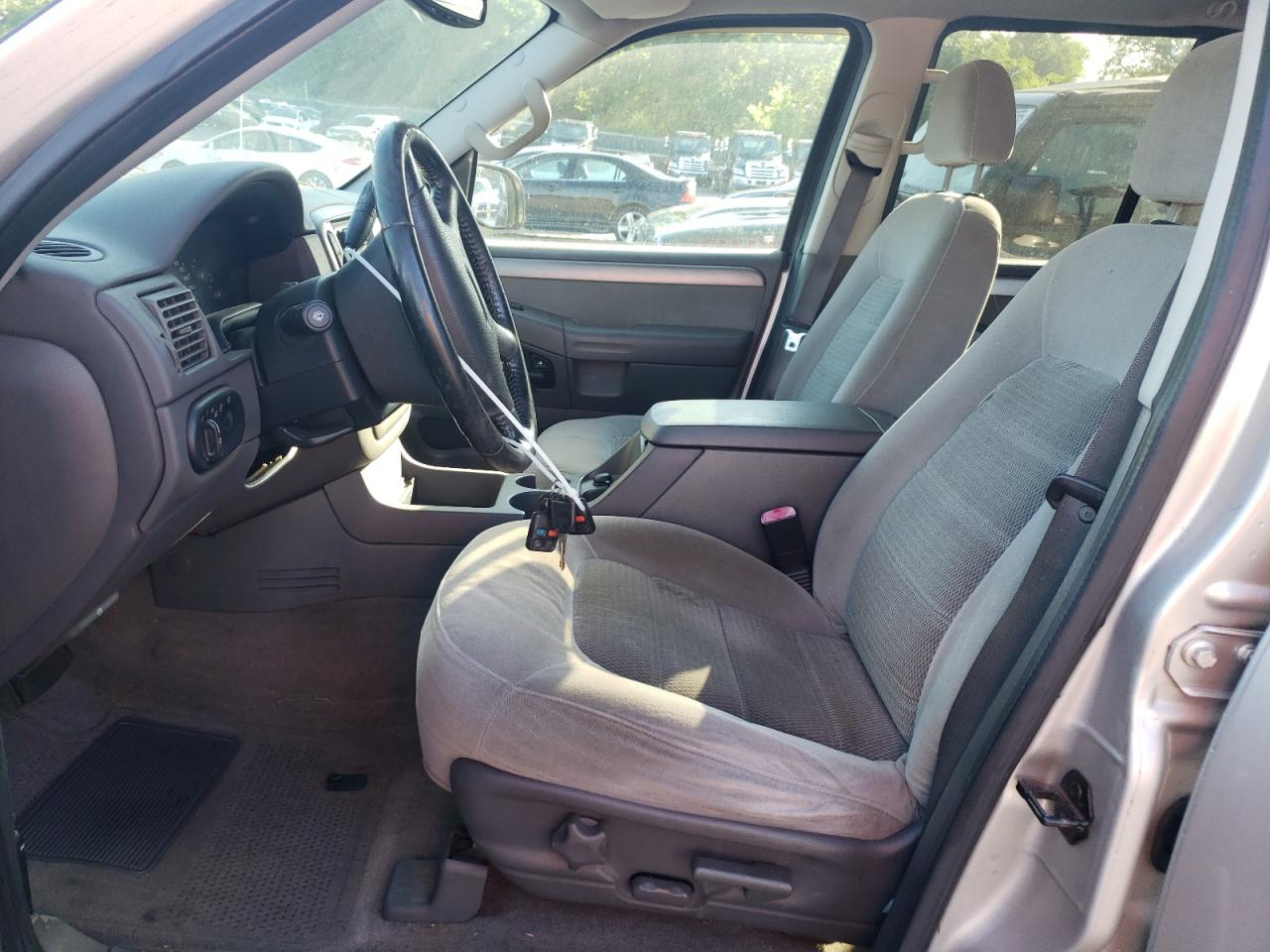 2004 Ford Explorer Xlt VIN: 1FMZU73K44UA75313 Lot: 56518635