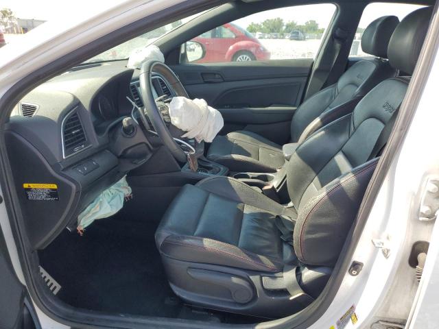  HYUNDAI ELANTRA 2018 Белы