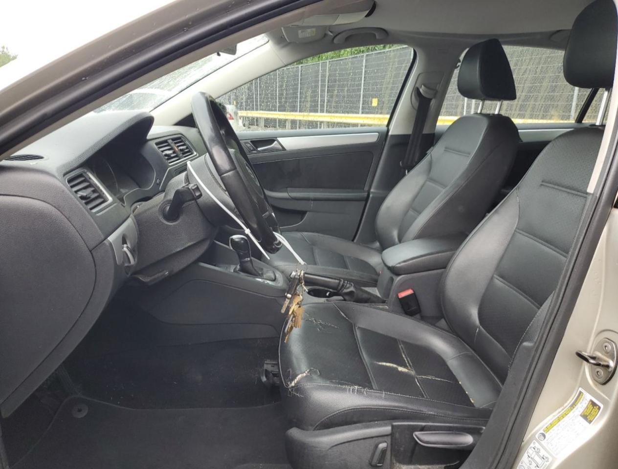 3vwdp7aj2dm215974 3VWDP7AJ2DM215974 2013 Volkswagen Jetta Se