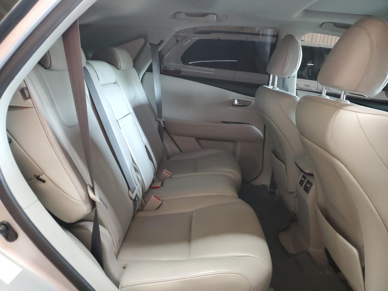 2010 Lexus RX - Image 10