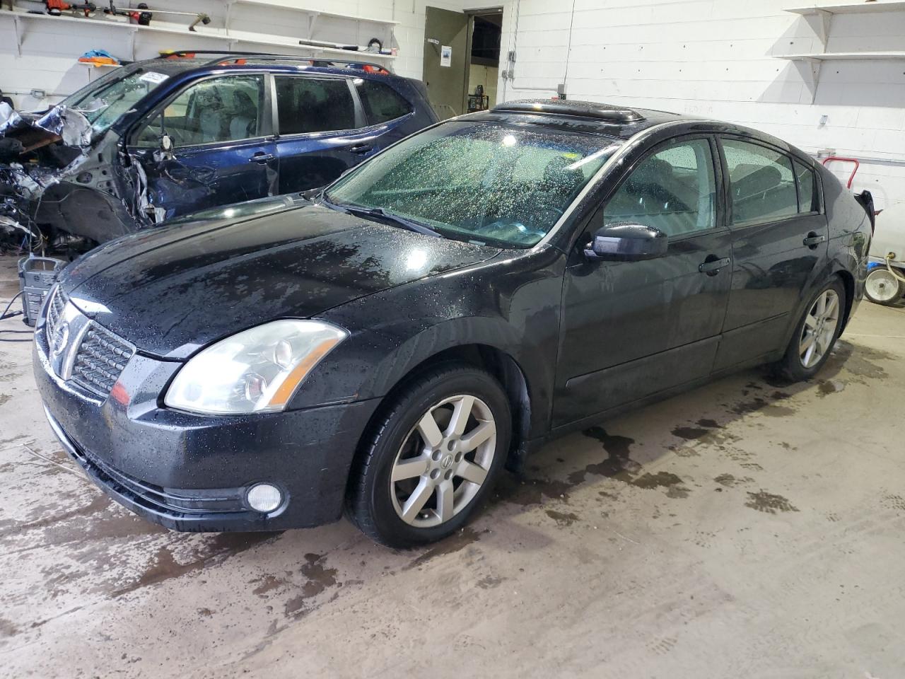 2004 Nissan Maxima Se na sprzedaż w Chicago Heights, IL - Rear End