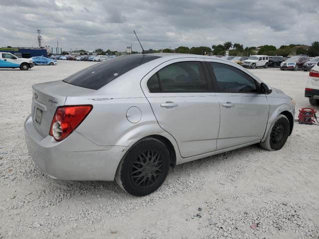 Sedans CHEVROLET SONIC 2016 Srebrny