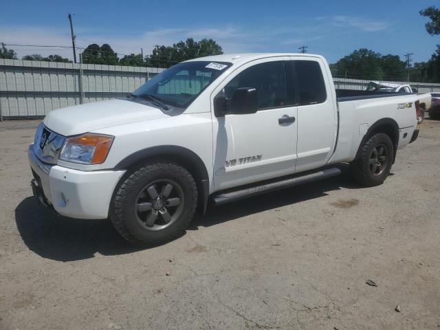 Pickups NISSAN TITAN 2013 Biały