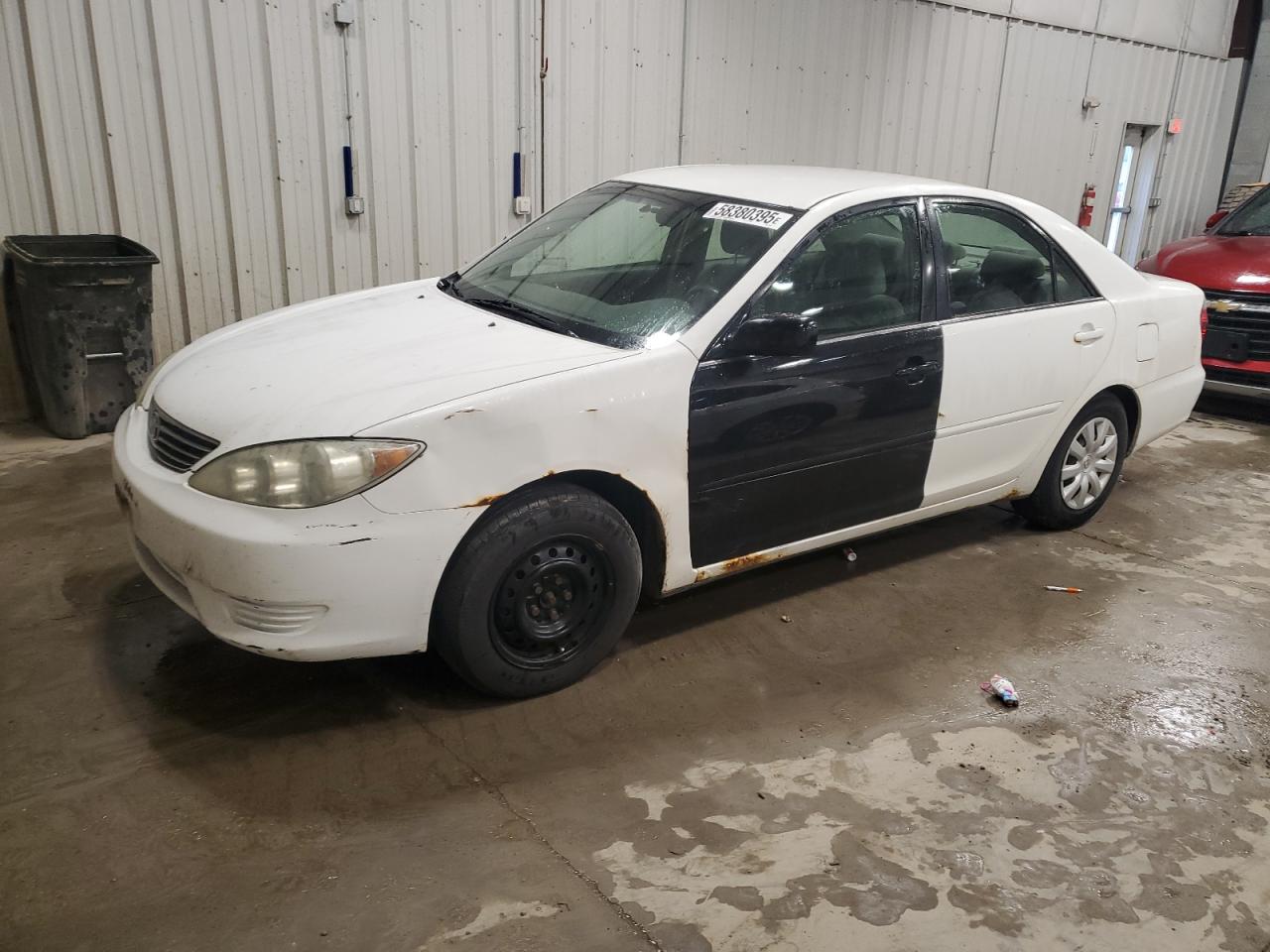 2005 Toyota Camry Le 2.4L for Sale in Franklin, WI - Side