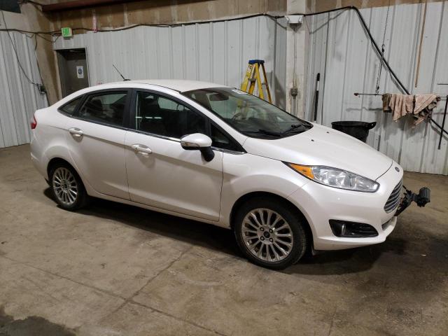Sedans FORD FIESTA 2016 White