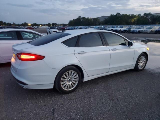 Седаны FORD FUSION 2016 Белый
