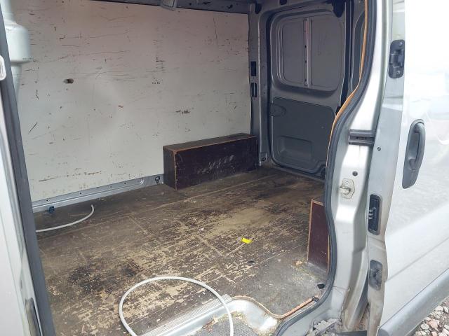2008 VAUXHALL VIVARO 270