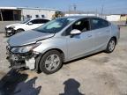2017 Chevrolet Cruze Ls للبيع في Sun Valley، CA - Front End