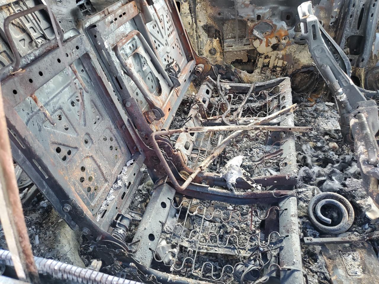 2017 GMC Yukon Xl K1500 Slt VIN: 1GKS2GKCXHR196057 Lot: 56030955