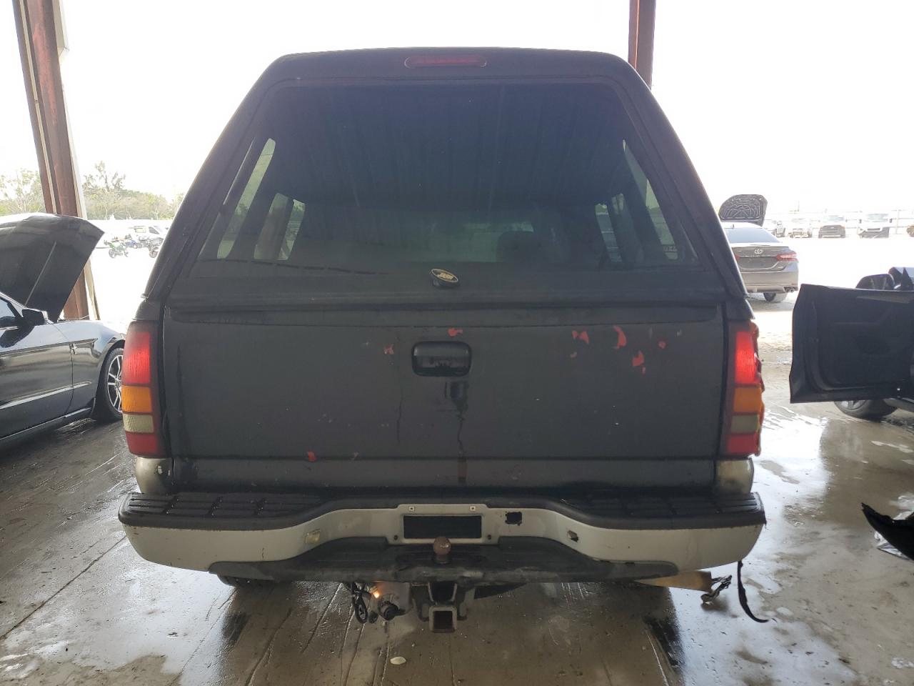 2002 GMC New Sierra K1500 VIN: 1GTEK19T52Z260895 Lot: 57785405