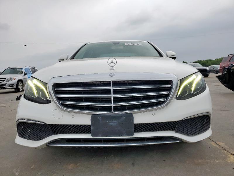 Sedans MERCEDES-BENZ E-CLASS 2017 White