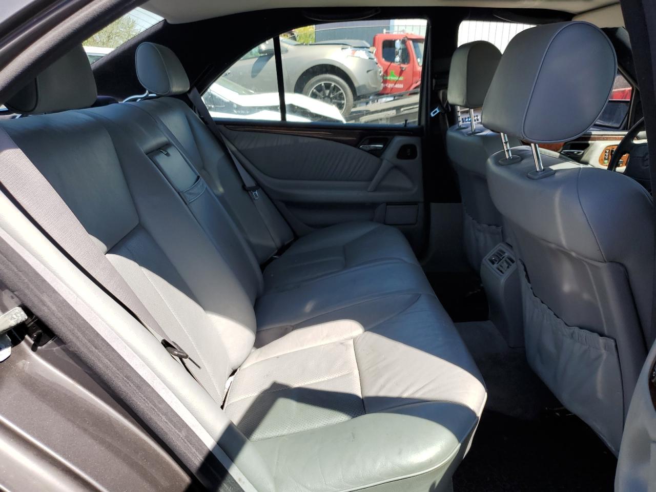 1998 Mercedes-Benz E 320 VIN: WDBJF65F0WA555664 Lot: 56036175