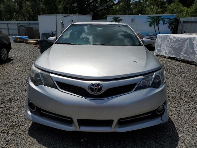  TOYOTA CAMRY 2014 Srebrny
