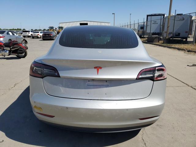  TESLA MODEL 3 2018 Srebrny
