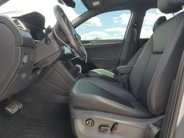  VOLKSWAGEN TIGUAN 2022 Серебристый