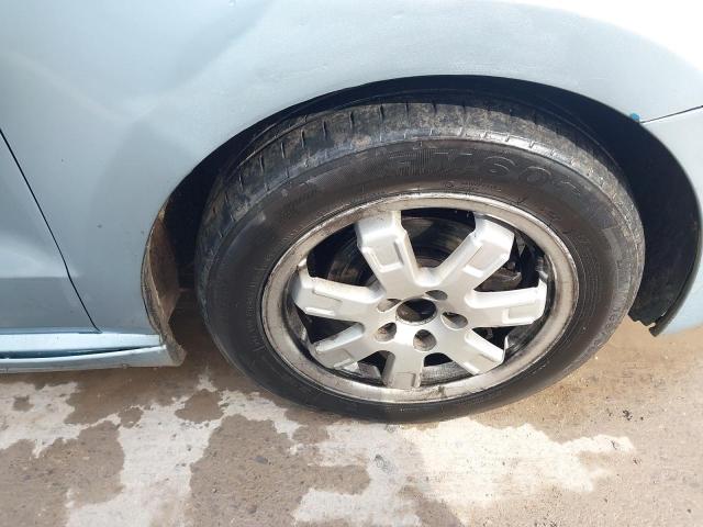 2011 VOLKSWAGEN POLO BLUEM