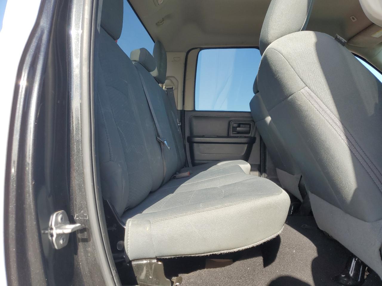 2018 Ram 1500 St VIN: 1C6RR6FT9JS299499 Lot: 52877305