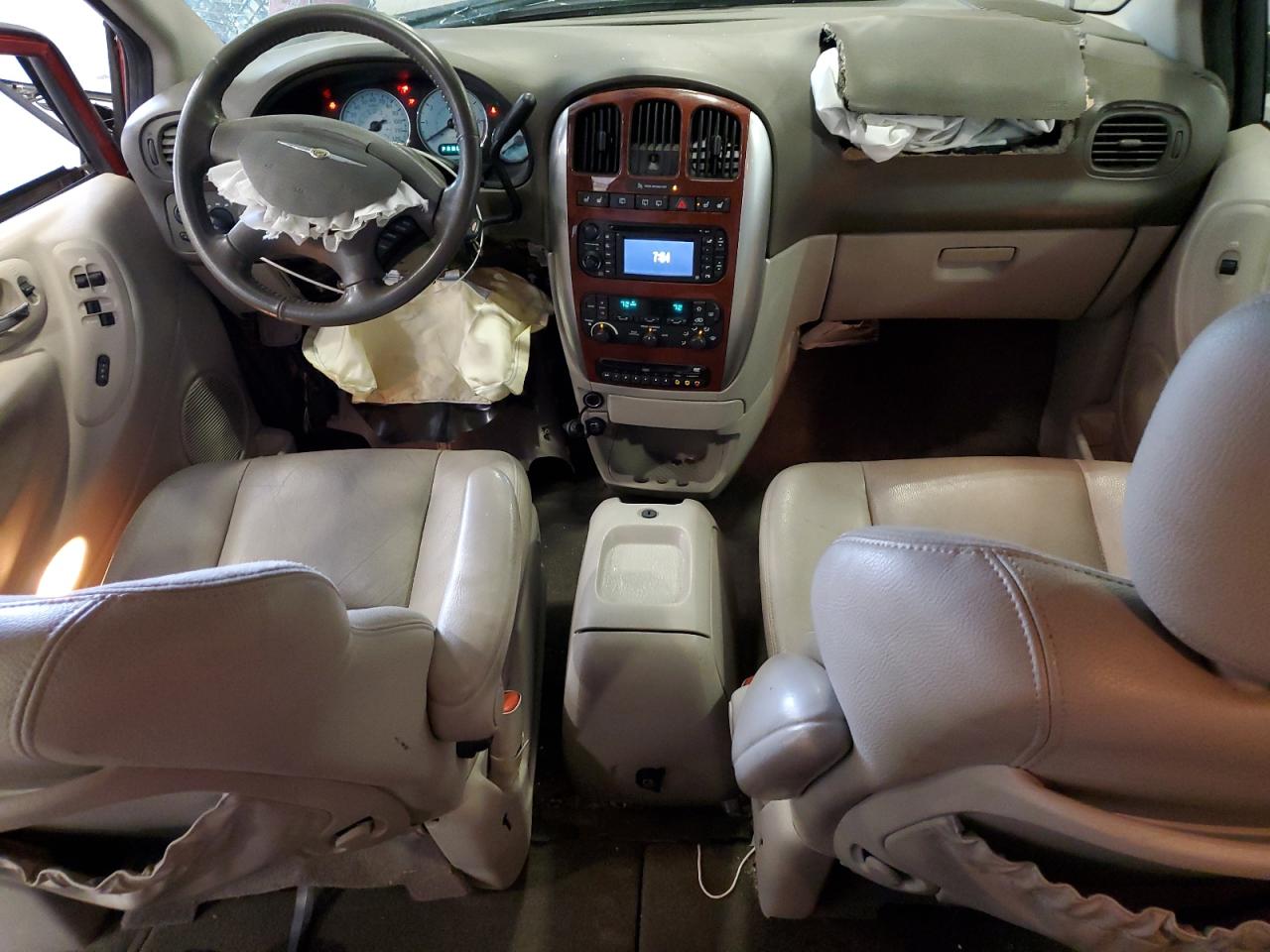 2005 Chrysler Town & Country Limited VIN: 2C8GP64L15R402848 Lot: 58179815