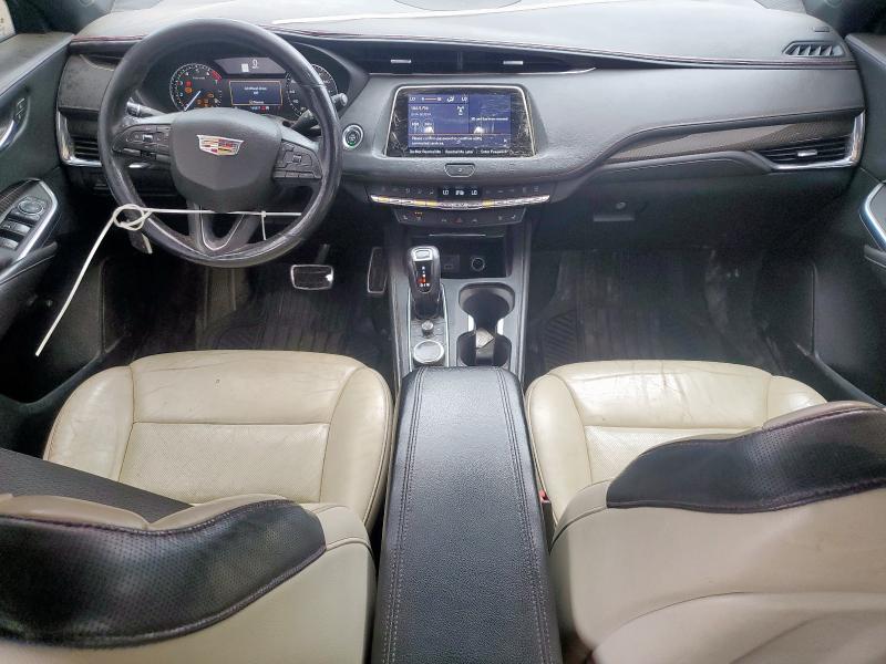  CADILLAC XT4 2019 Czerwony