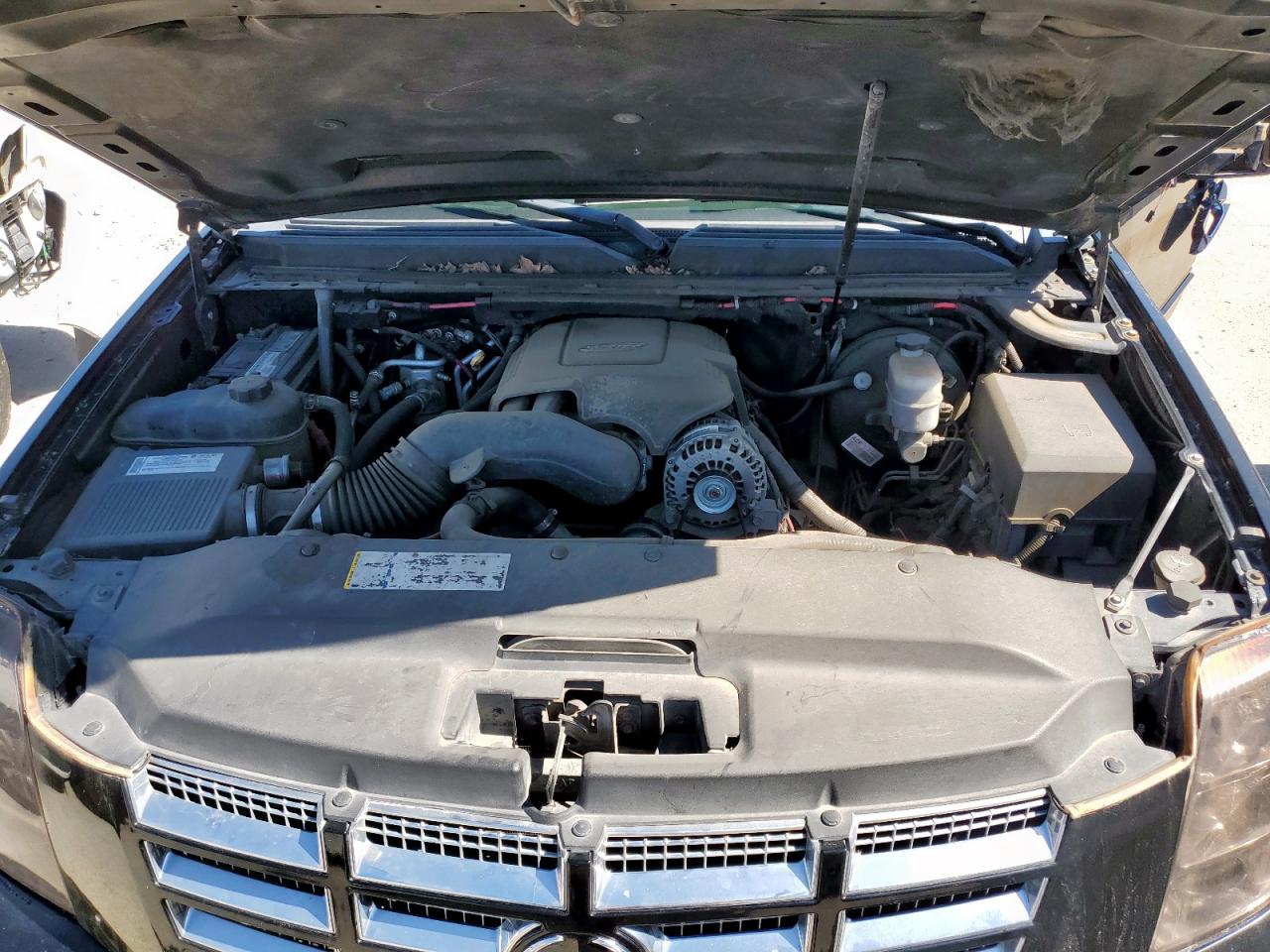 2013 Cadillac Escalade Luxury VIN: 1GYEC63837R290557 Lot: 57822015