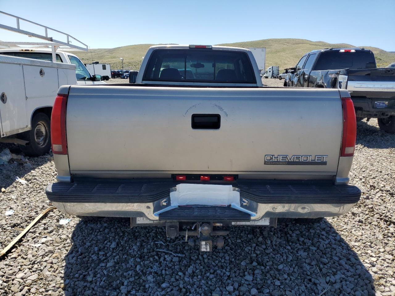 1998 Chevrolet Gmt-400 K3500 VIN: 1GCHK39J1WF047148 Lot: 55173065