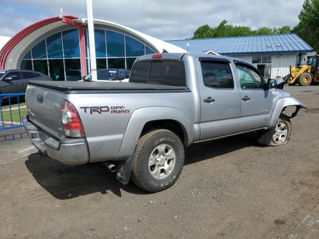  TOYOTA TACOMA 2015 Сріблястий
