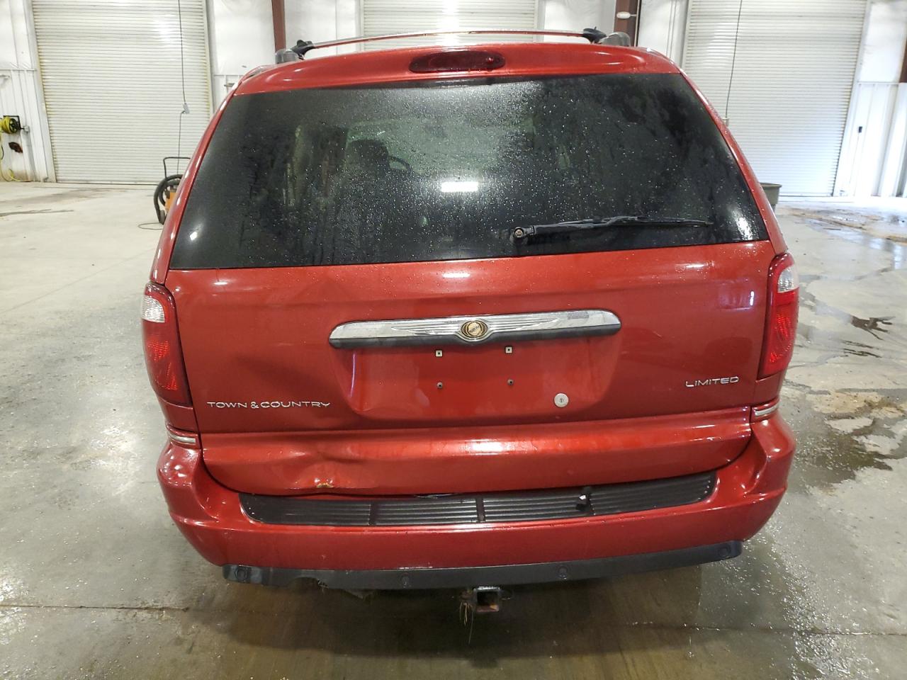 2005 Chrysler Town & Country Limited VIN: 2C8GP64L15R402848 Lot: 58179815