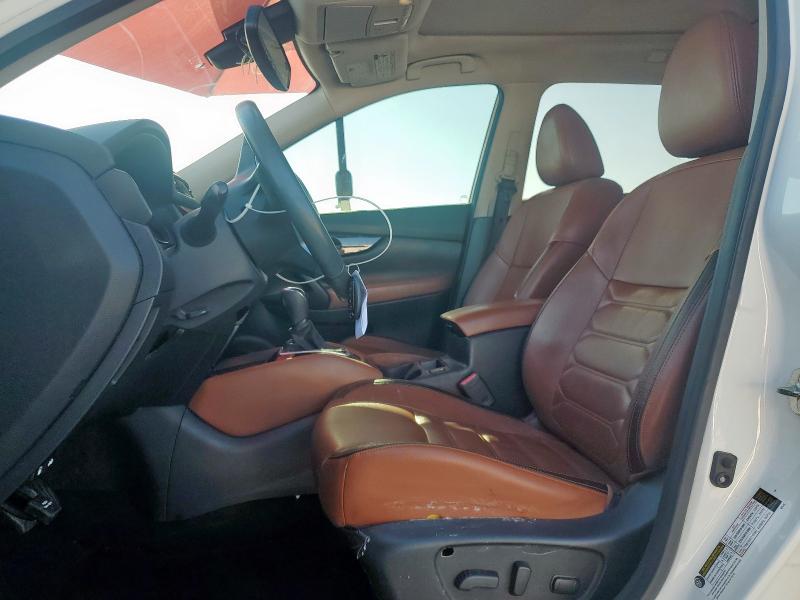  NISSAN ROGUE 2017 Білий