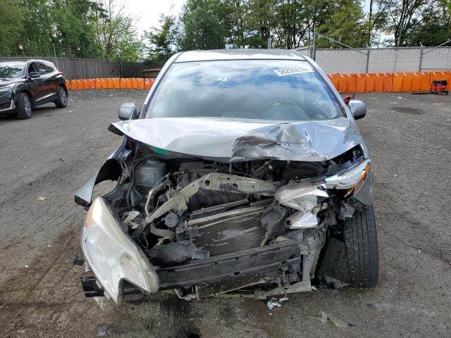  NISSAN VERSA 2014 Серебристый