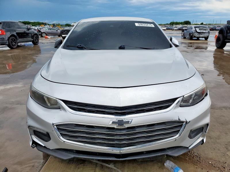 Sedans CHEVROLET MALIBU 2017 Srebrny