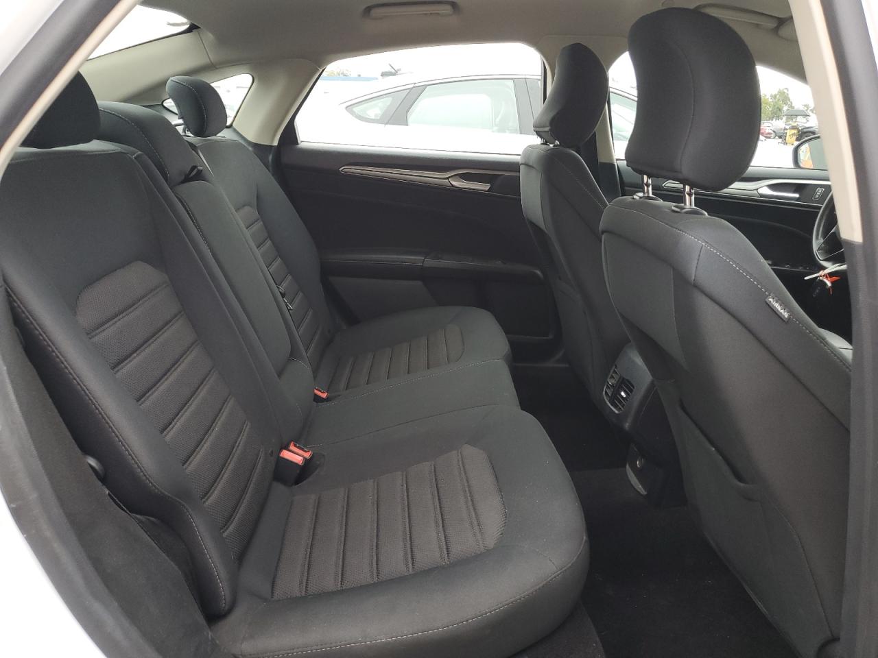 2019 Ford Fusion Se VIN: 3FA6P0LU3KR263970 Lot: 54042645