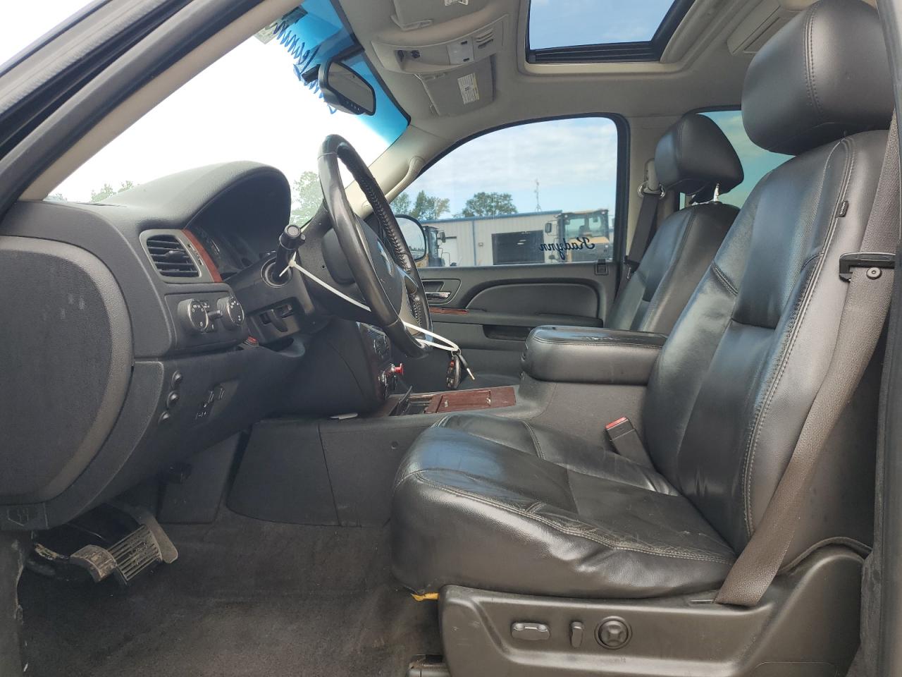2010 Chevrolet Tahoe K1500 Ltz VIN: 1GNUKCE02AR237762 Lot: 57056415