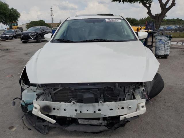  MAZDA 3 2015 White