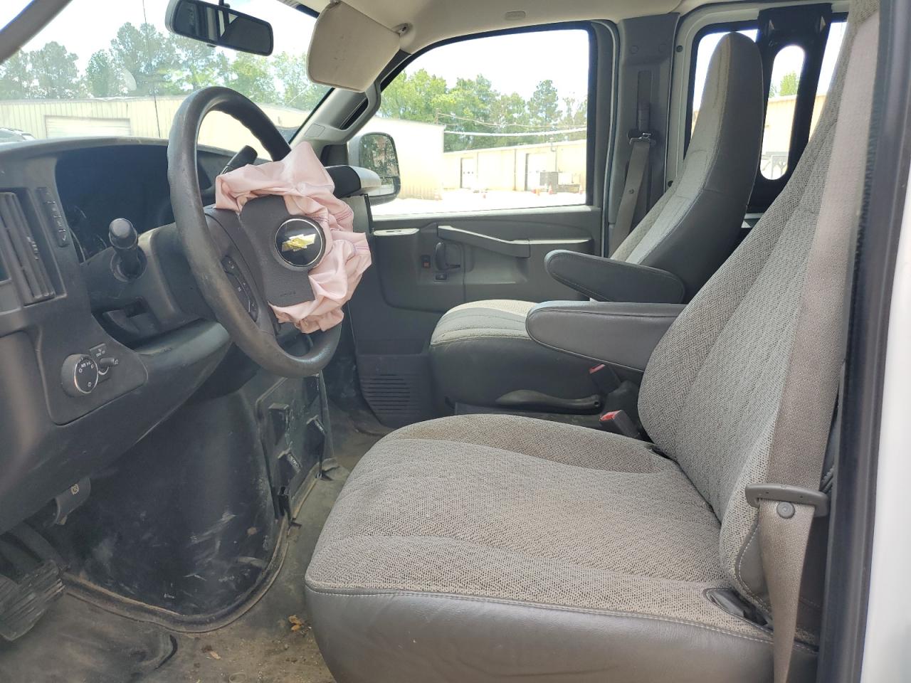 2018 Chevrolet Express G2500 VIN: 1GCWGAFP2J1339273 Lot: 57911215