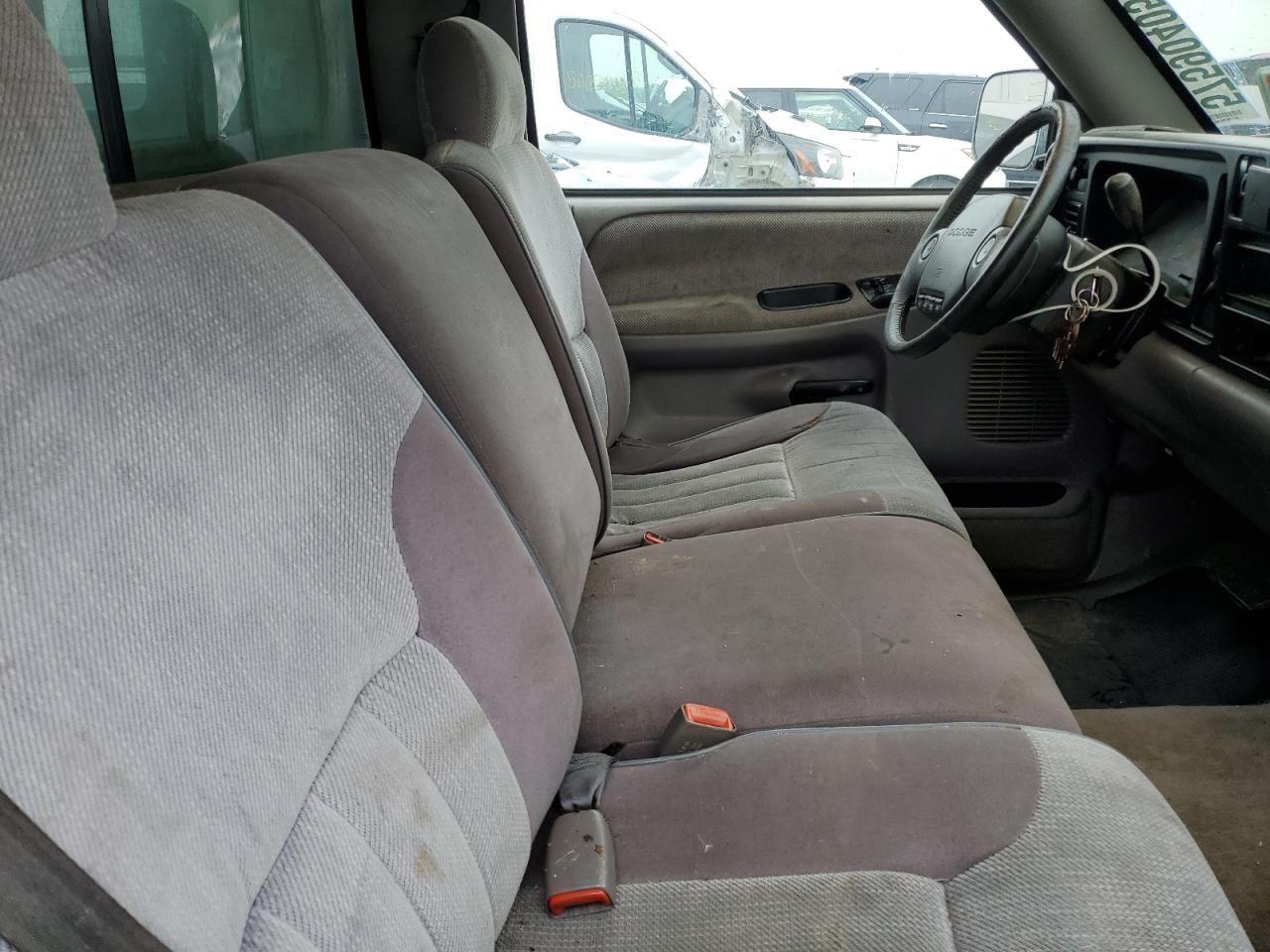 1994 Dodge Ram 1500 VIN: 1B7HC16Z6RS661927 Lot: 57590405