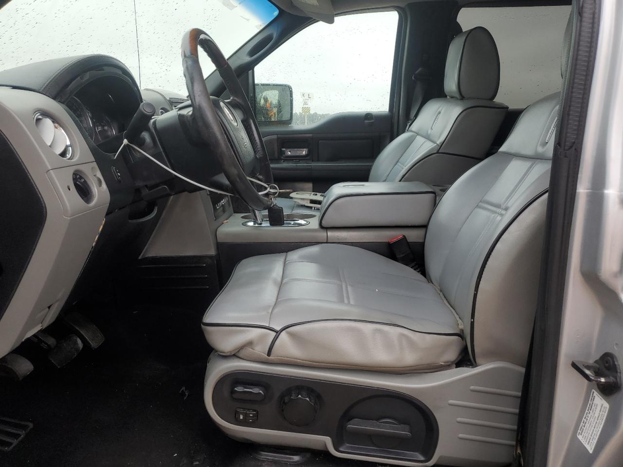 2008 Lincoln Mark Lt VIN: 5LTPW165X8FJ06709 Lot: 55858895