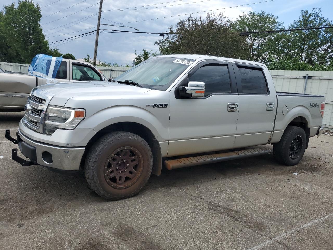 2014 Ford F150 Supercrew for Sale in Moraine, OH - Minor Dent/Scratches