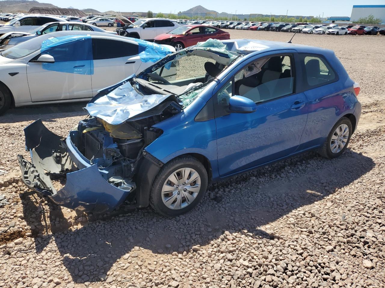 2012 Toyota Yaris იყიდება Phoenix-ში, AZ - Front End