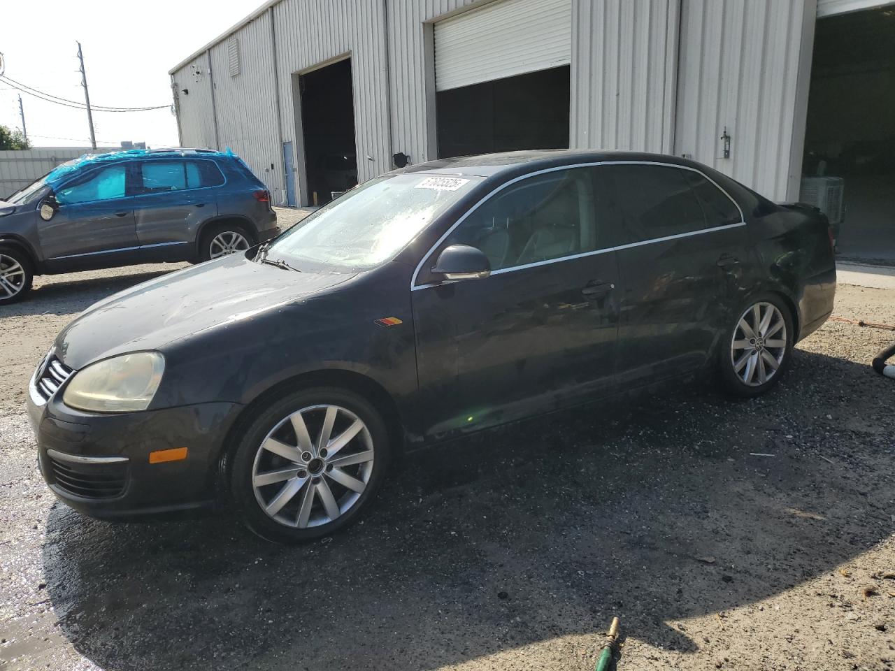 2006 Volkswagen Jetta 2.5 for Sale in Jacksonville, FL - Rear End