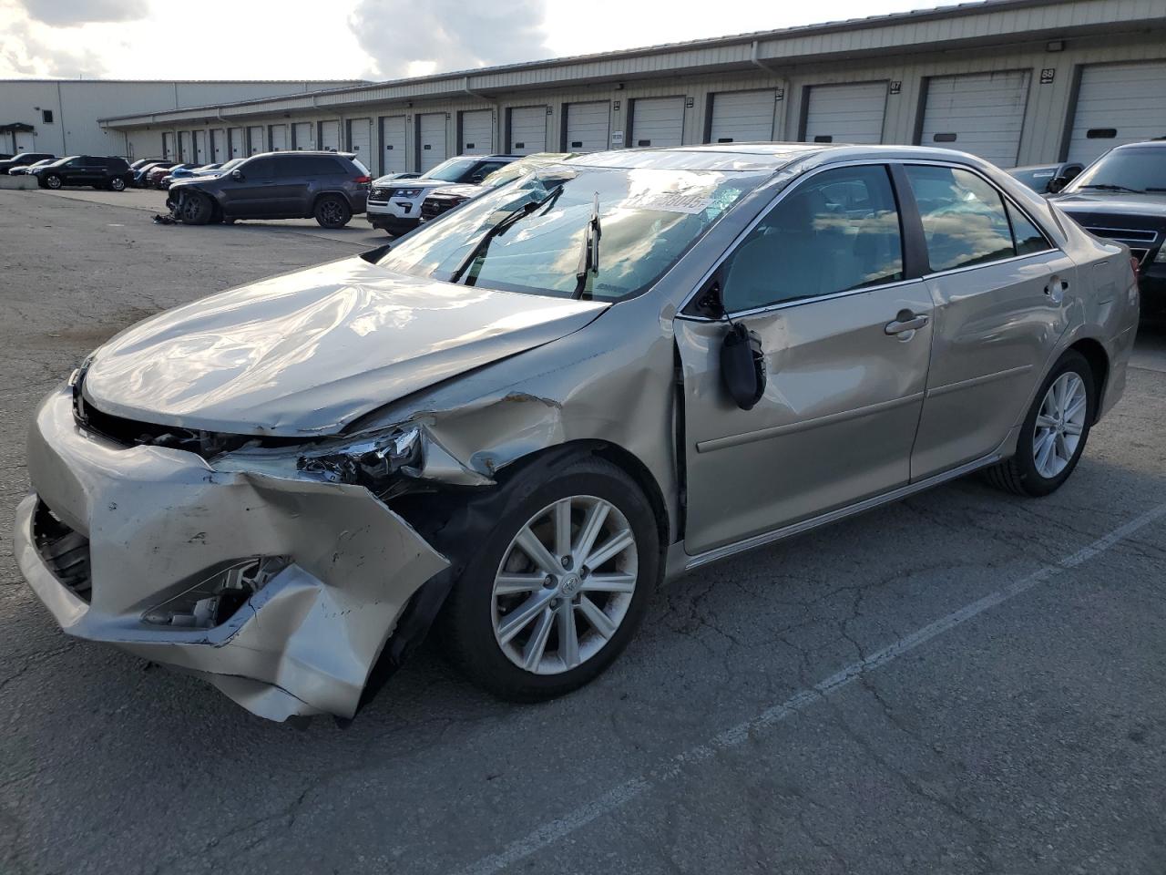 2013 Toyota Camry L zu verkaufen in Louisville, KY - Front End