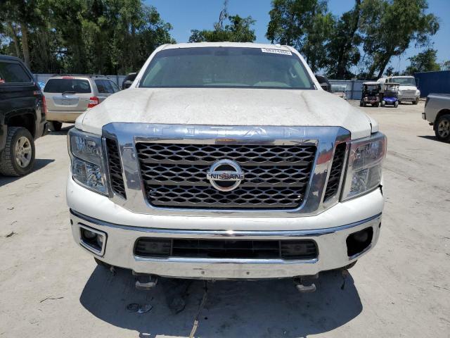 Пикапы NISSAN TITAN 2016 Белы