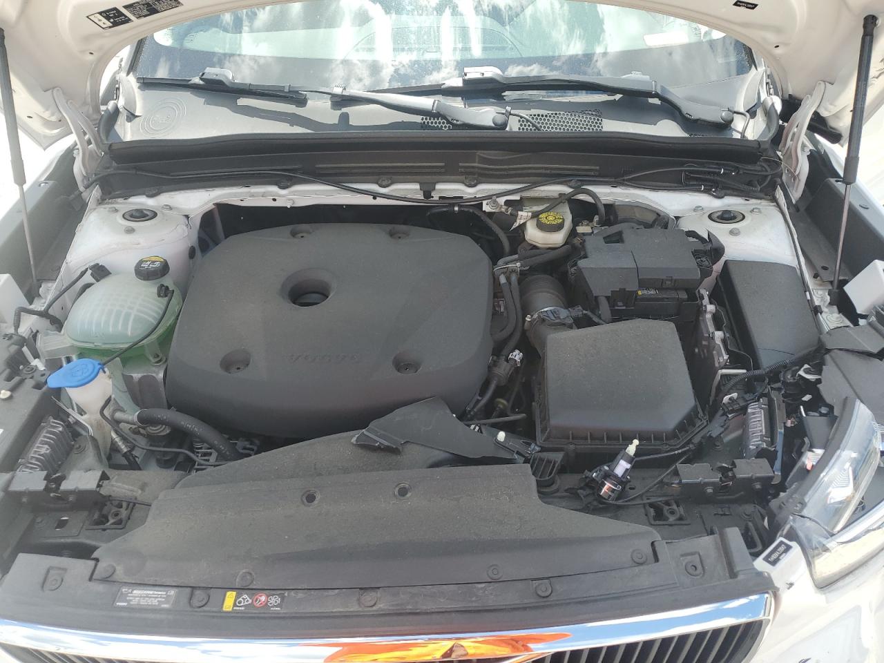 2020 Volvo Xc40 T5 Momentum VIN: YV4162UK4L2200427 Lot: 57842385
