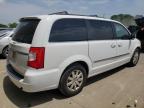 2016 Chrysler Town & Country Touring للبيع في Louisville، KY - Front End