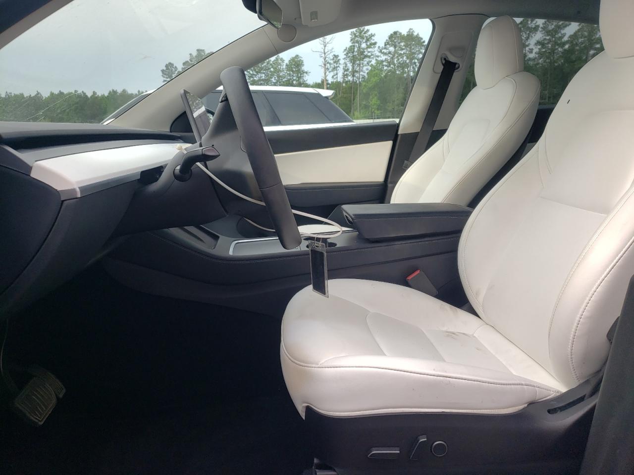 2022 Tesla Model Y VIN: 7SAYGDEE2NF367293 Lot: 57074685